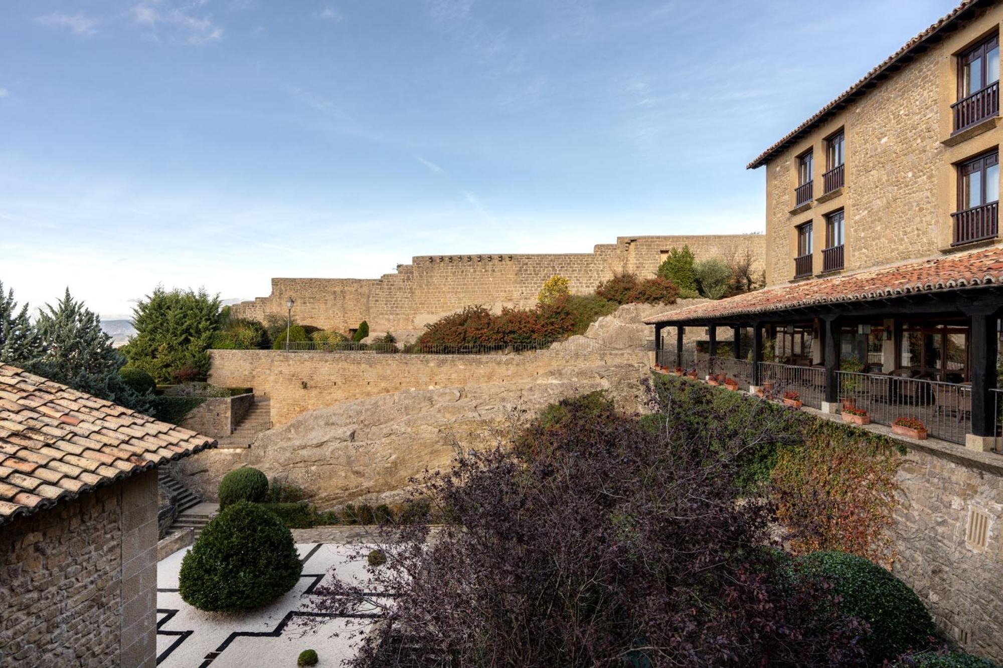 Parador de Sos del Rey Católico Exterior foto