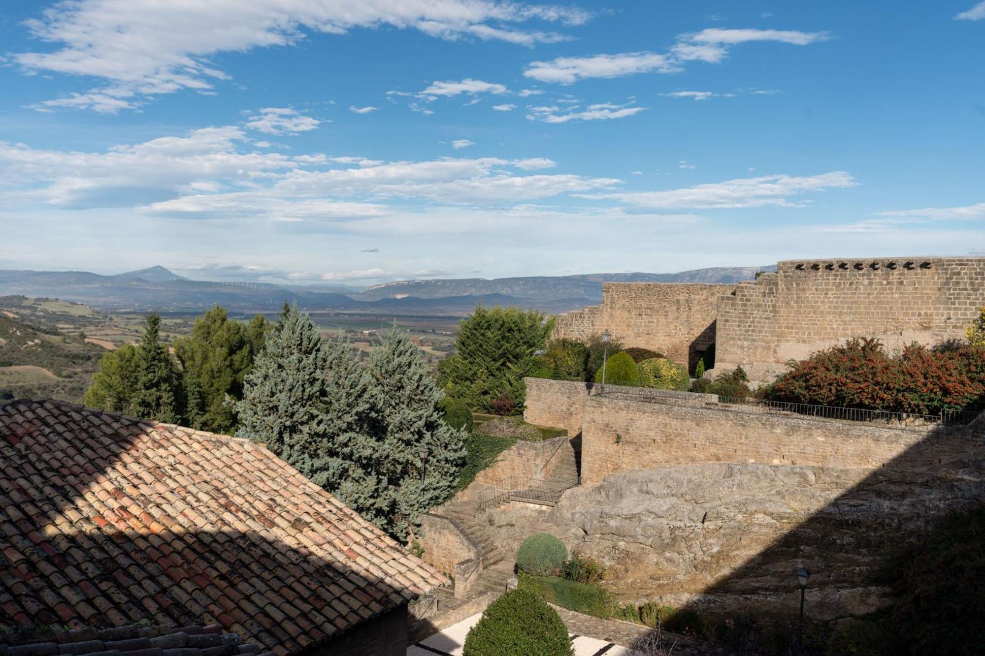 Parador de Sos del Rey Católico Exterior foto