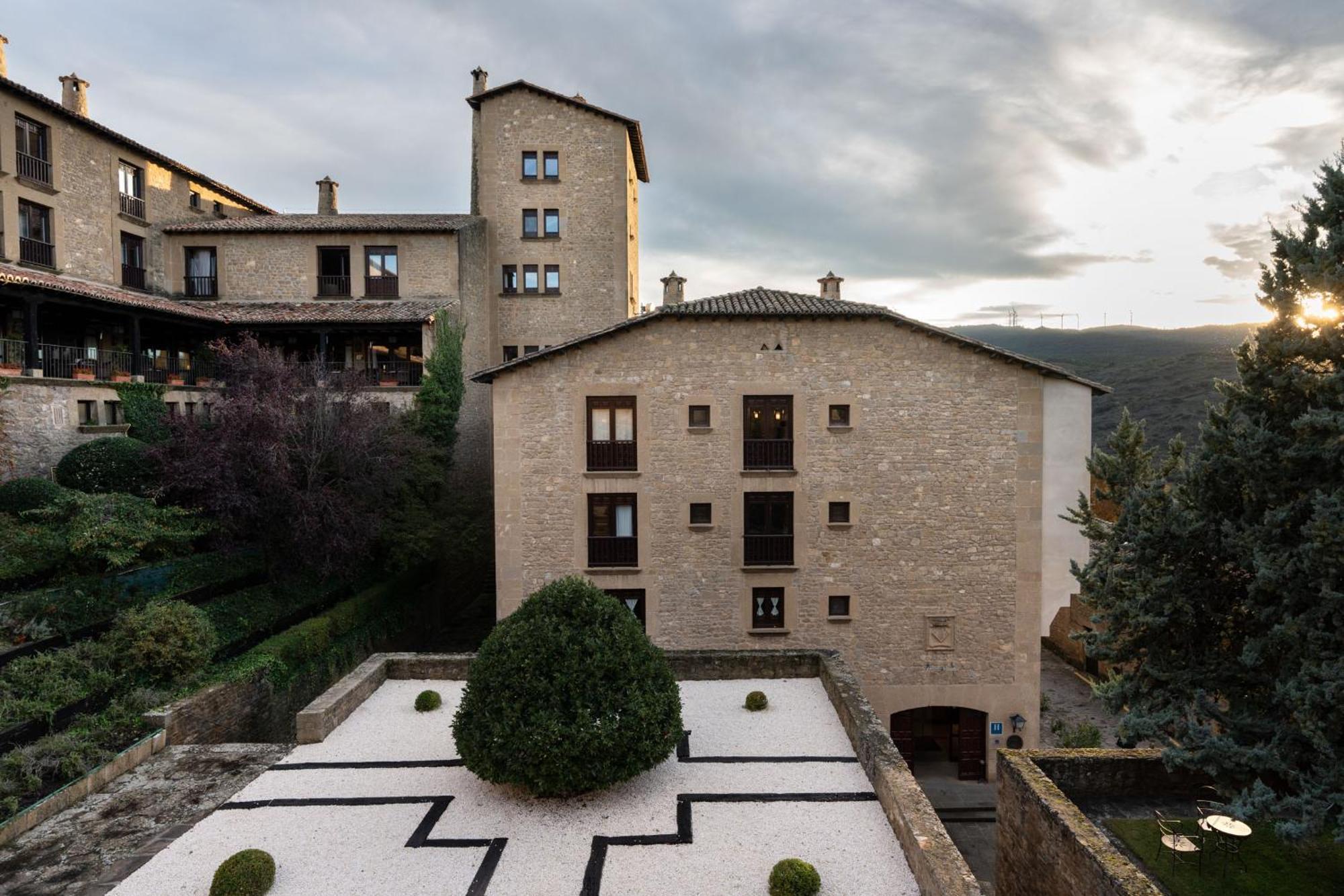 Parador de Sos del Rey Católico Exterior foto